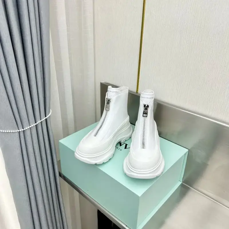 Alexander McQueen Tread Slick Chelsea Shoes — 2 colorway — Joyagoo Spreadsheet photo
