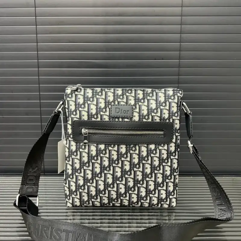 Dior Oblique Bag — 1 colorway — Joyagoo Spreadsheet photo