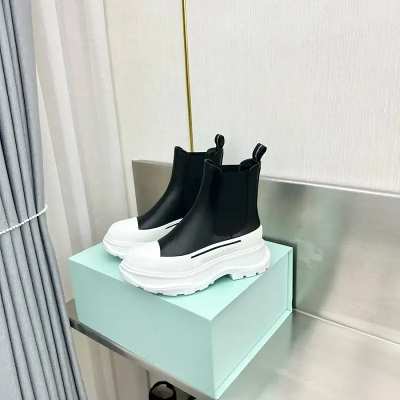 Alexander McQueen Tread Slick Chelsea Shoes — 3 colorway — Joyagoo Spreadsheet photo