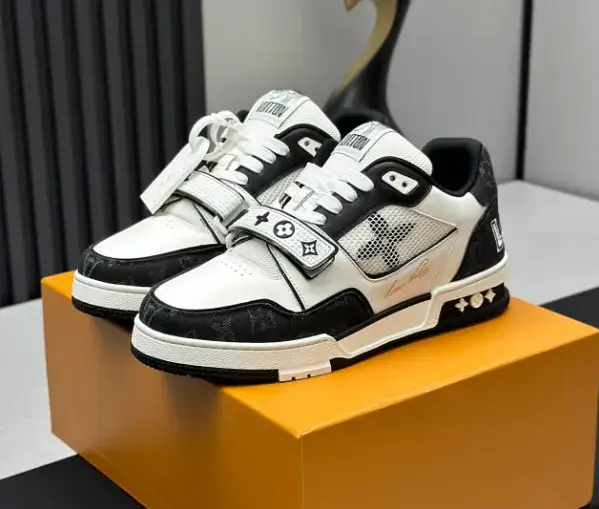 Louis Vuitton Trainer Beige White — 03 colorway — Joyagoo Spreadsheet photo