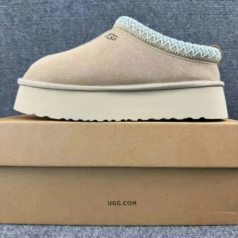 High Grey UGG Shoes — Ethnic thick bottom 2553-sand color colorway — Joyagoo Spreadsheet photo
