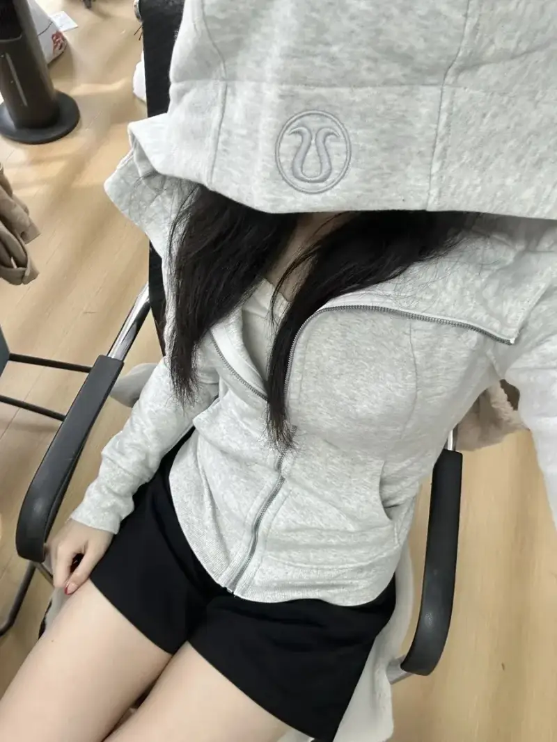 Lululemon Scuba Hoodie — Flower Grey colorway — Joyagoo Spreadsheet photo